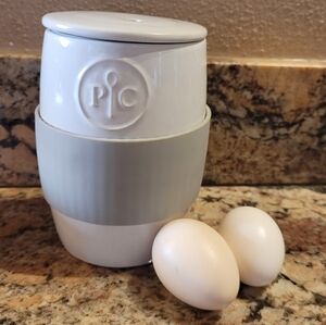 Pampered Chef White and Gray Ceramic Microwave Egg Cooker